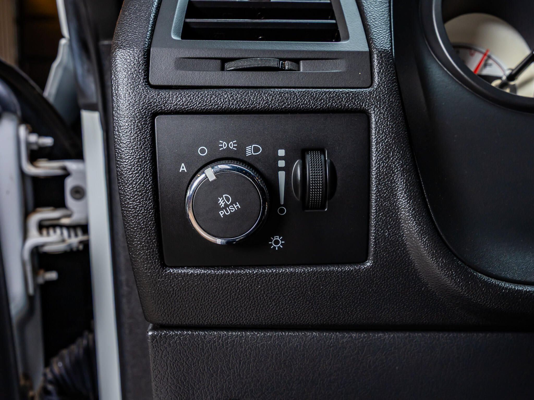 Used 2014 Dodge Challenger R/T RWD image 17