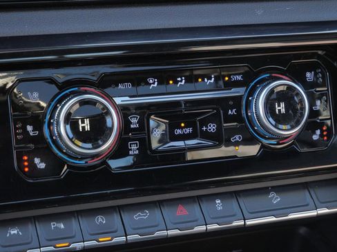 Used 2023 GMC Sierra 1500 AT4 w/ AT4 Premium Package image 41