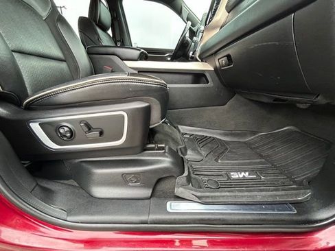 Used 2019 RAM 1500 Laramie w/ Sport Appearance Package AWD/4WD image 38
