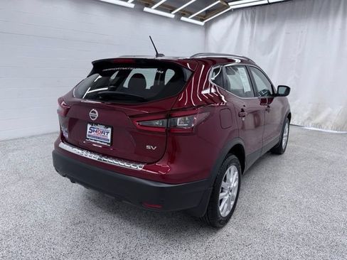 Used 2021 Nissan Rogue Sport SV FWD image 2