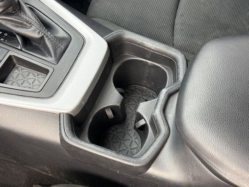 Used 2019 Toyota RAV4 LE image 28