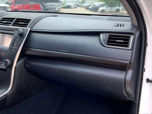 Used 2015 Toyota Camry LE FWD image 19