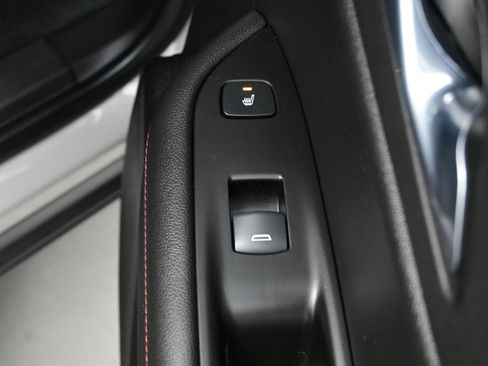 Used 2021 Chevrolet Blazer RS w/ Enhanced Convenience Package image 17