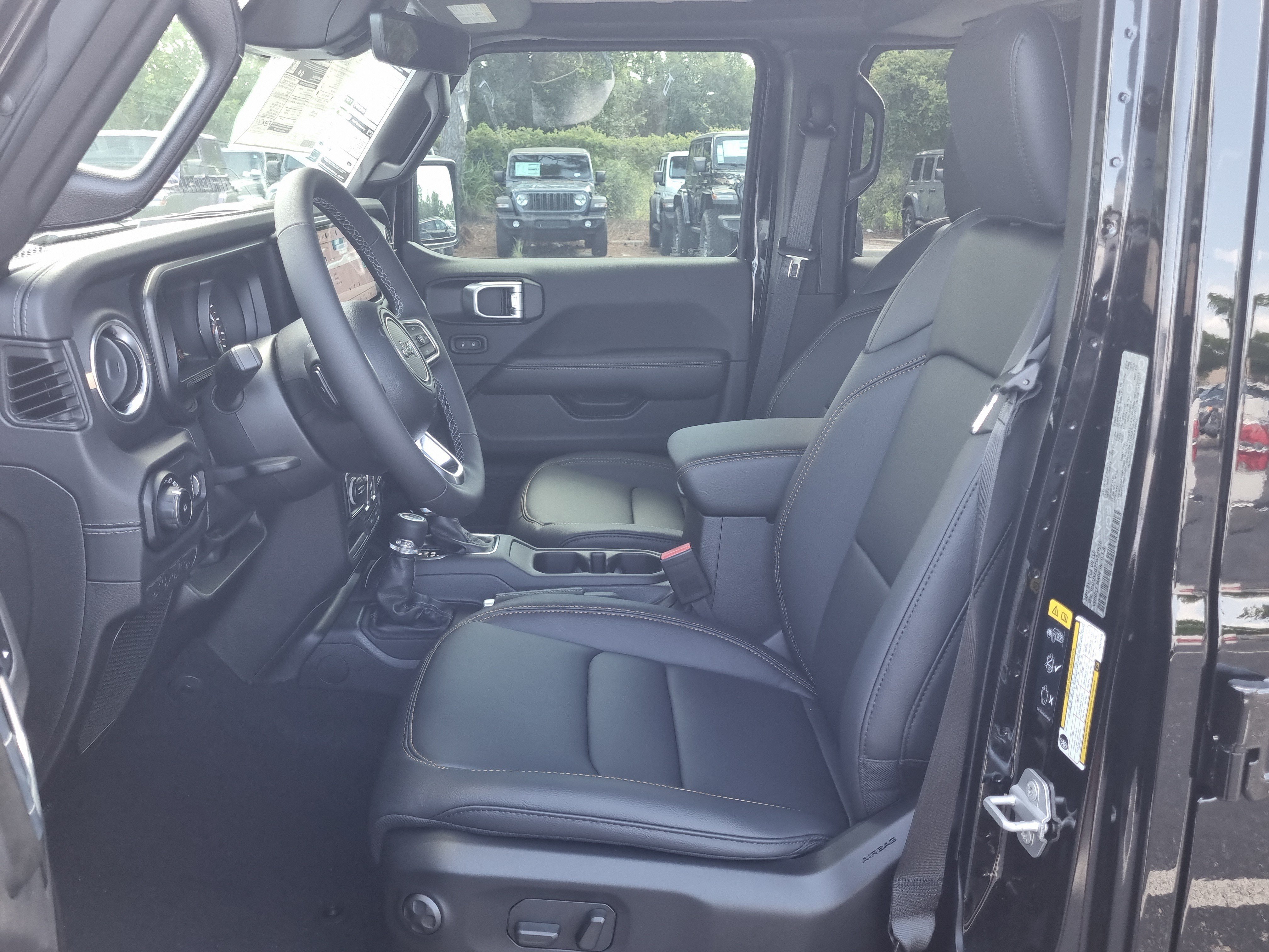 New 2026 Jeep Wrangler Unlimited Sahara AWD/4WD image 18