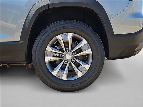 New 2027 Chevrolet Equinox LT w/ Safety and Technology Package FWD image 10