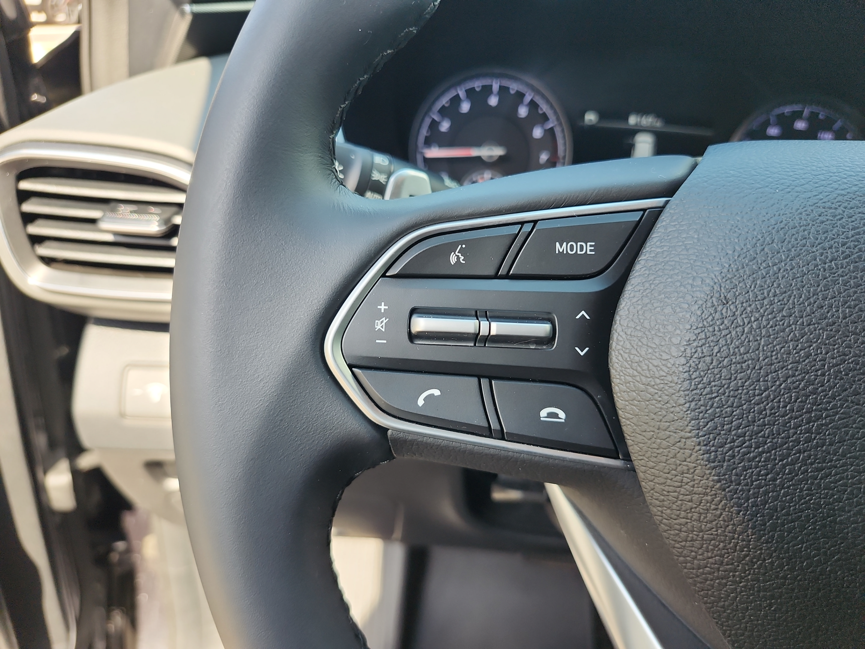 Certified 2023 Hyundai Santa Fe SEL FWD image 13