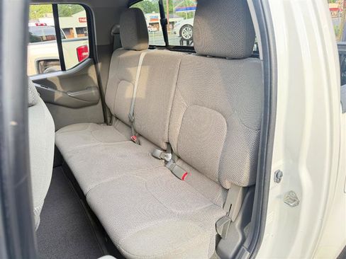 Used 2017 Nissan Frontier SV AWD/4WD image 21