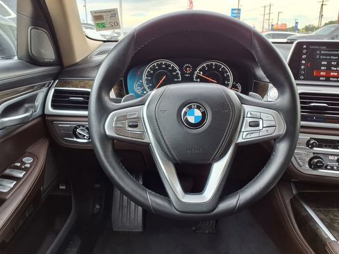 Used 2018 BMW 740i RWD image 17