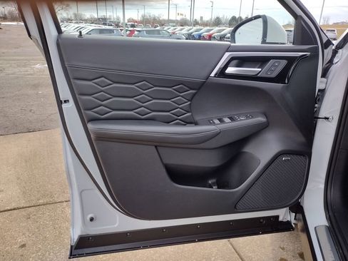 New 2026 Mitsubishi Outlander SEL image 32