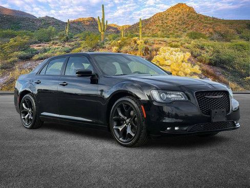 Used 2022 Chrysler 300 S image 2
