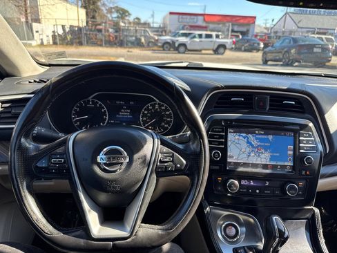 Used 2017 Nissan Maxima Platinum image 18