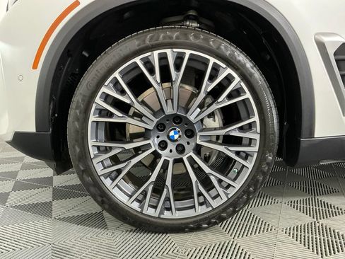 Certified 2024 BMW X5 xDrive40i w/ Premium Package AWD/4WD image 34