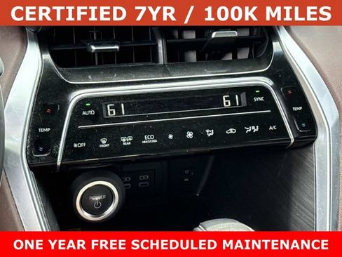 Used 2024 Toyota Venza Limited AWD/4WD image 21