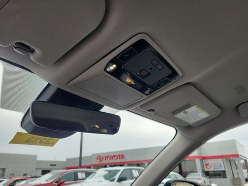 Used 2024 Toyota Grand Highlander XLE image 30