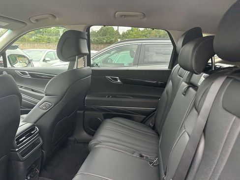 New 2025 Genesis GV80 2.5T image 8