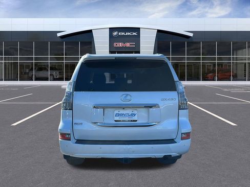 Used 2015 Lexus GX 460 image 4