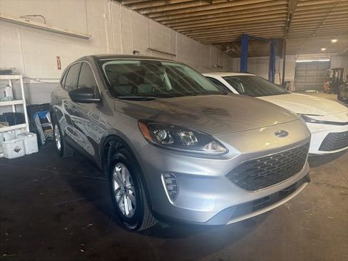 Used 2022 Ford Escape SE AWD/4WD image 3