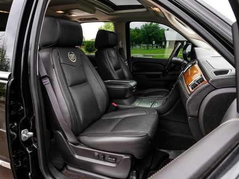 Used 2013 Cadillac Escalade Platinum AWD/4WD image 46