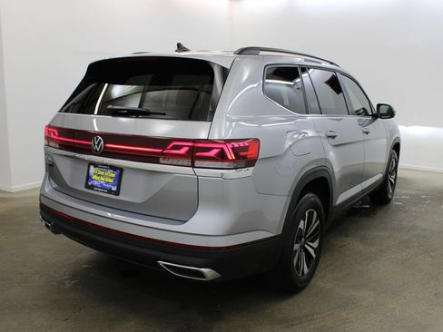 Used 2025 Volkswagen Atlas SE FWD image 5