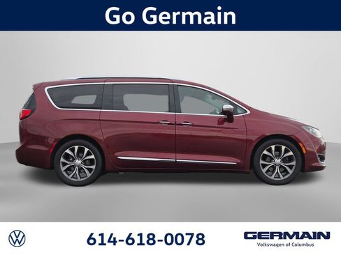 Used 2018 Chrysler Pacifica Limited w/ Tire & Wheel Group FWD image 6