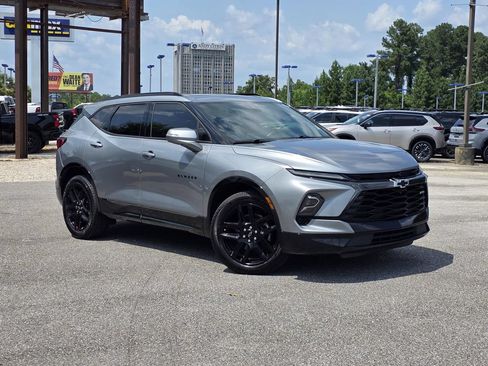 Used 2023 Chevrolet Blazer RS w/ Driver Confidence II Package FWD image 2