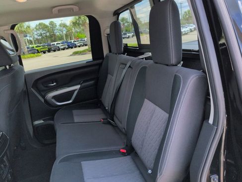 Used 2021 Nissan Titan SV w/ SV Convenience Package RWD image 15