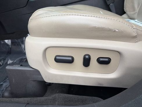 Used 2014 Ford Explorer Limited w/ Equipment Group 301A AWD/4WD image 29