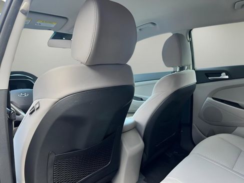 Used 2021 Hyundai Tucson SE image 15