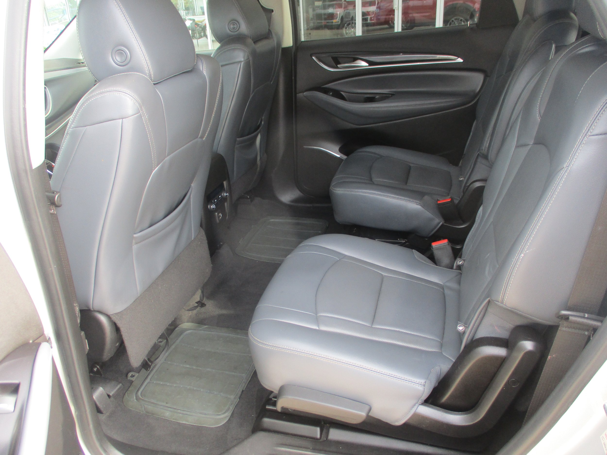 Used 2020 Buick Enclave Essence FWD image 5