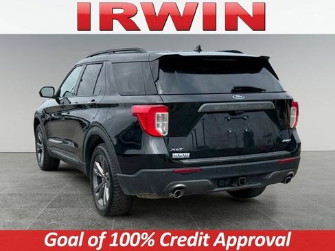 Certified 2022 Ford Explorer XLT w/ Equipment Group 202A image 3