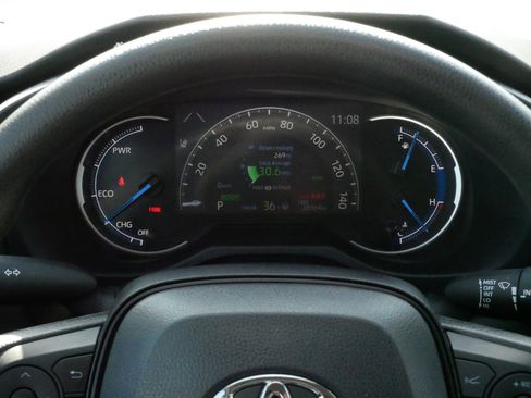 Certified 2025 Toyota RAV4 XLE image 21