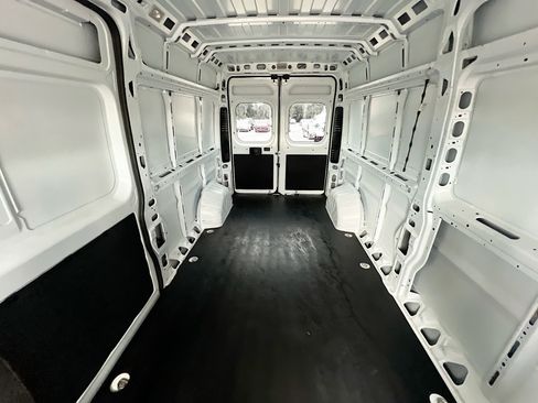Used 2023 RAM ProMaster 2500 FWD image 29