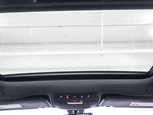 Used 2020 Mercedes-Benz E 350 Sedan image 12
