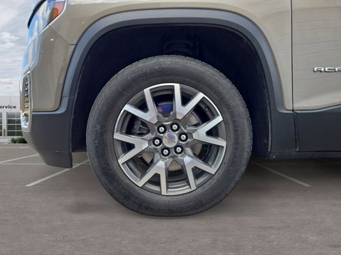 Used 2023 GMC Acadia SLE w/ Driver Convenience Package FWD image 10
