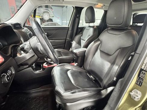 Used 2015 Jeep Renegade Trailhawk w/ Premium Leather Group AWD/4WD image 7