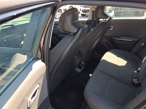 Used 2025 Kia K4 FWD image 7