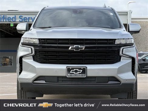 Used 2024 Chevrolet Suburban RST image 3