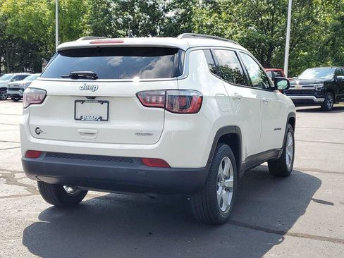 Used 2018 Jeep Compass Latitude FWD image 3