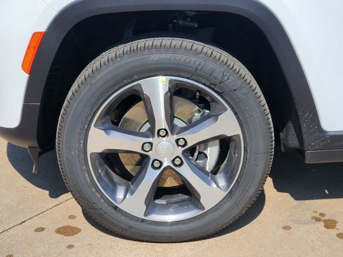 New 2026 Jeep Grand Cherokee L Limited RWD image 7