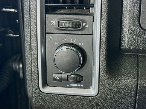 Used 2024 RAM 1500 Classic SLT image 18