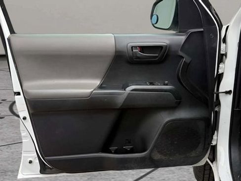 Used 2022 Toyota Tacoma SR image 14