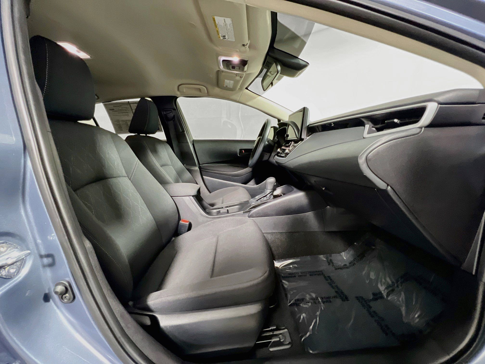 Used 2026 Toyota Corolla LE FWD image 31