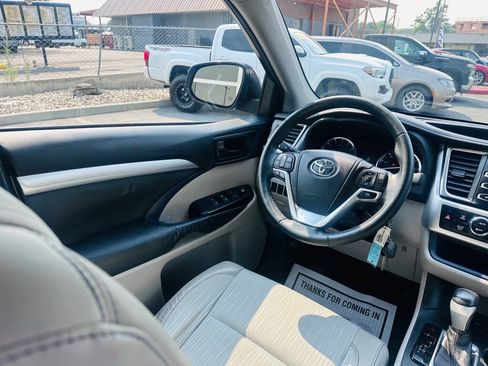 Used 2015 Toyota Highlander Plus FWD image 13