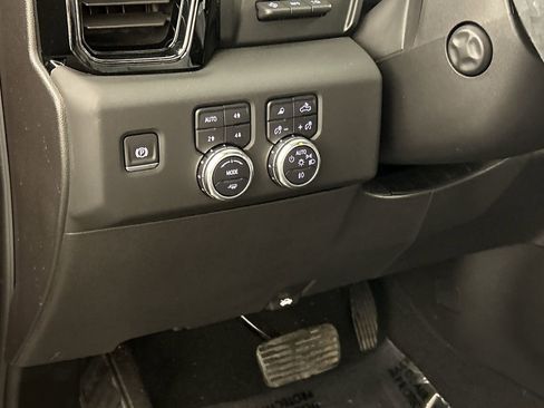 Used 2025 GMC Sierra 1500 AT4 w/ AT4 Premium Package image 13
