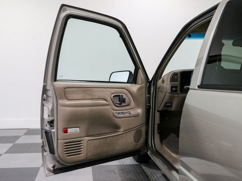 Used 2000 GMC Sierra 3500 2WD Crew Cab w/ SLE Marketing Option Pkg 3 image 8