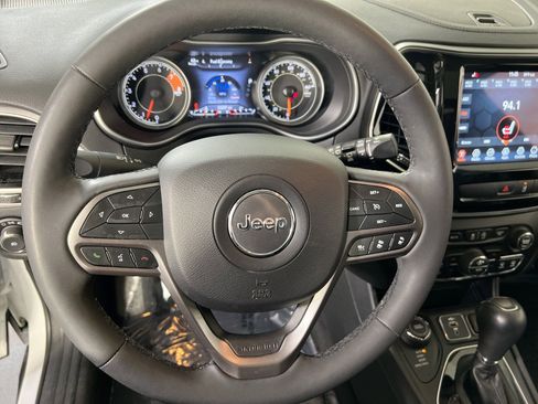Used 2022 Jeep Cherokee Limited AWD/4WD image 11