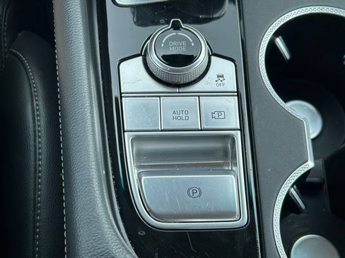 Used 2025 Genesis G70 2.5T RWD image 22