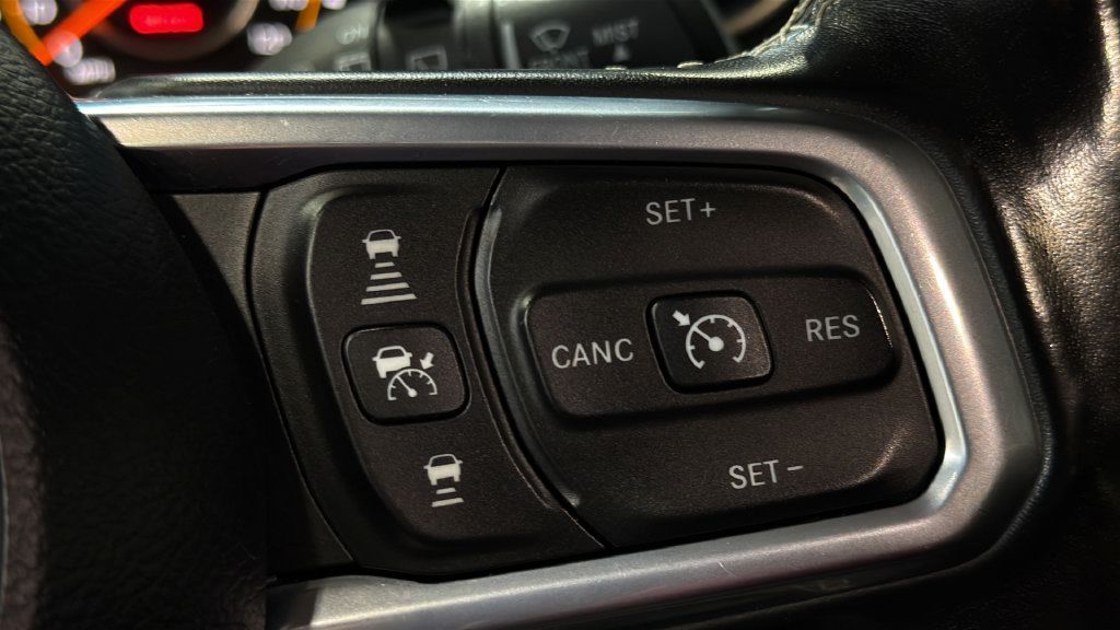 Used 2020 Jeep Wrangler Unlimited Sahara w/ Advanced Safety Group AWD/4WD image 23