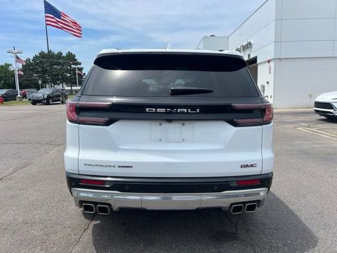Used 2025 GMC Acadia Denali w/ LPO, Floor Liner Package AWD/4WD image 6
