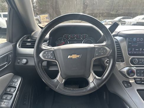 Used 2017 Chevrolet Suburban LT w/ Luxury Package image 25